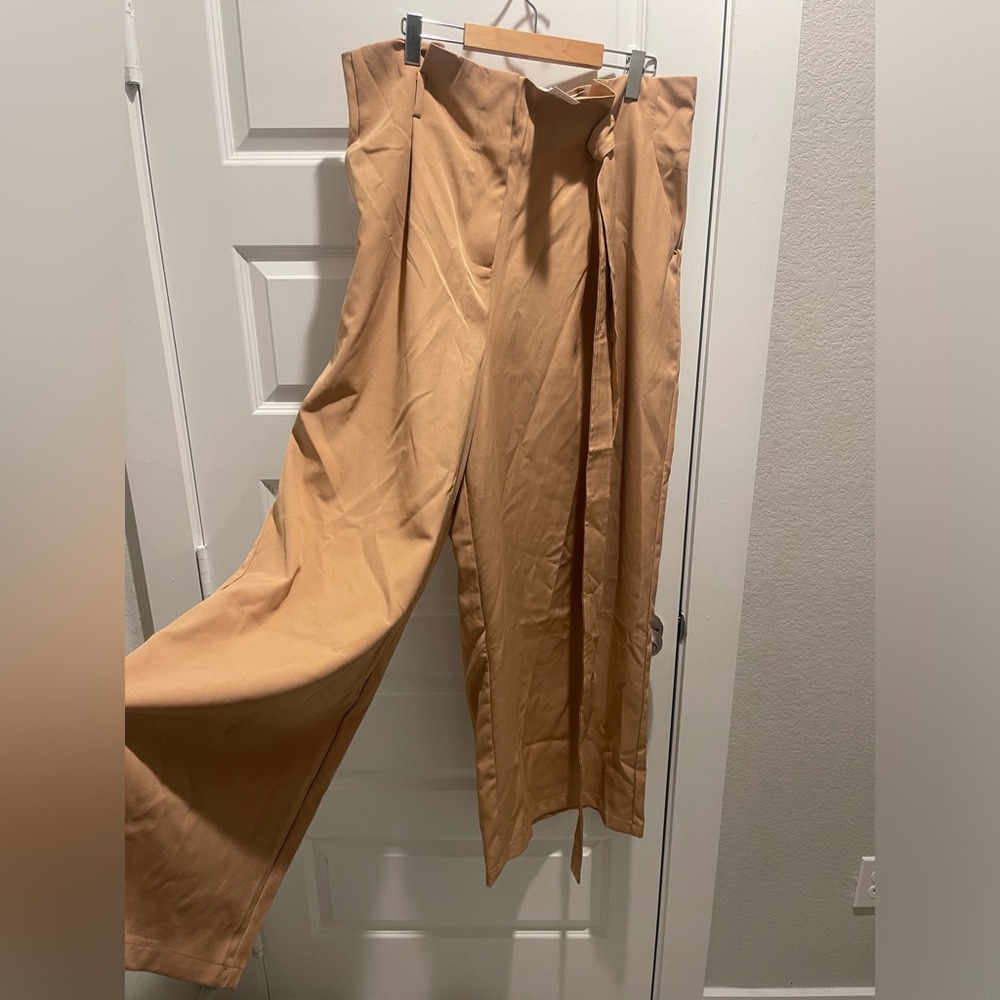 NWT Fashion to Figure - High Rise Wide Leg Paperbag Pants, 2X - Picture 5 of 12